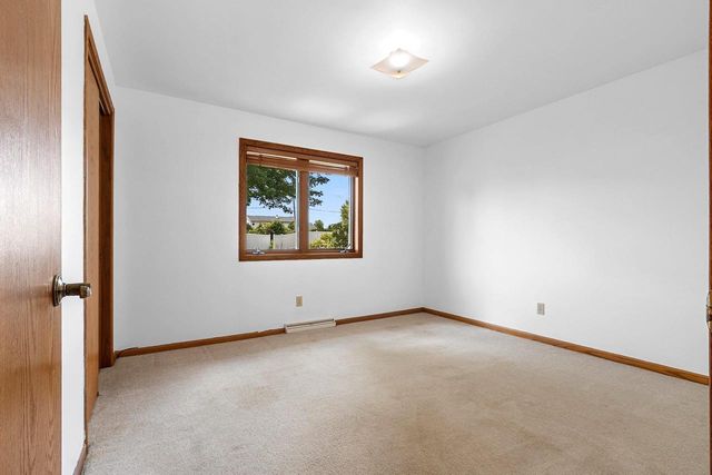 W2527 SKYVIEW COURT, Appleton, WI 54915