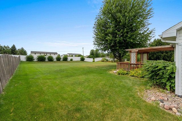 W2527 SKYVIEW COURT, Appleton, WI 54915
