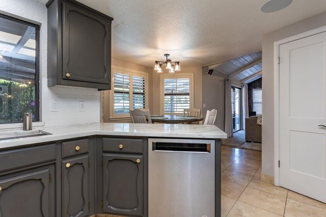 2605 Konynenburg Ln, Modesto, CA 95356