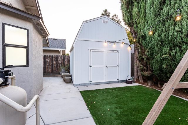 2605 Konynenburg Ln, Modesto, CA 95356