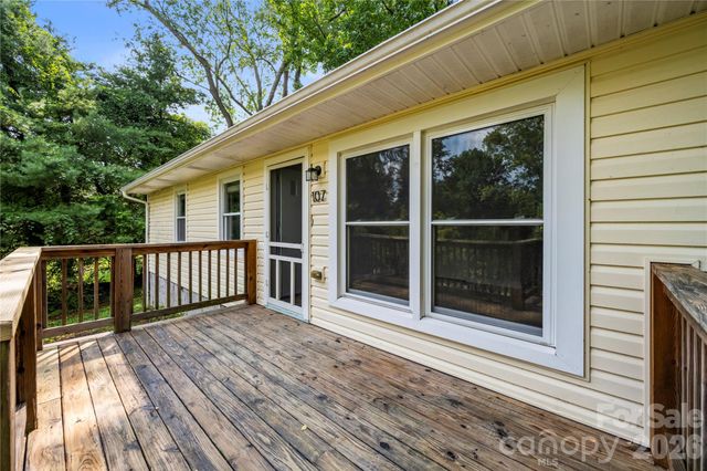 107 Wilshire Drive, Asheville, NC 28806