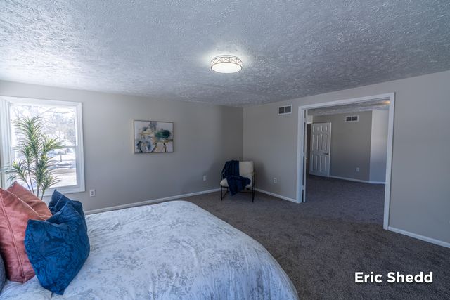 631 3 Mile Road NE, Grand Rapids, MI 49505