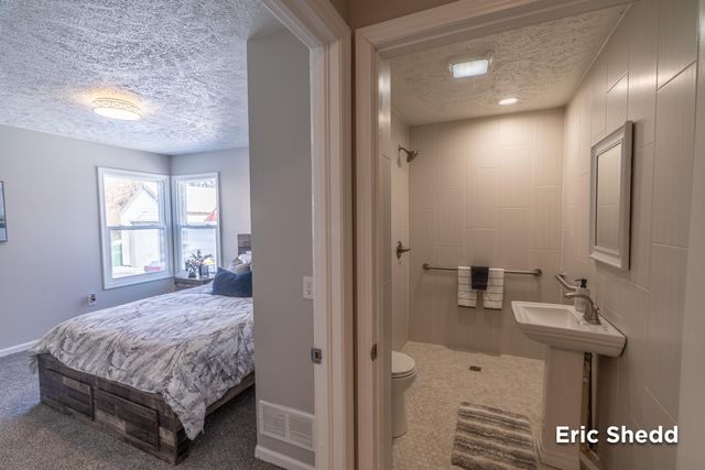 631 3 Mile Road NE, Grand Rapids, MI 49505