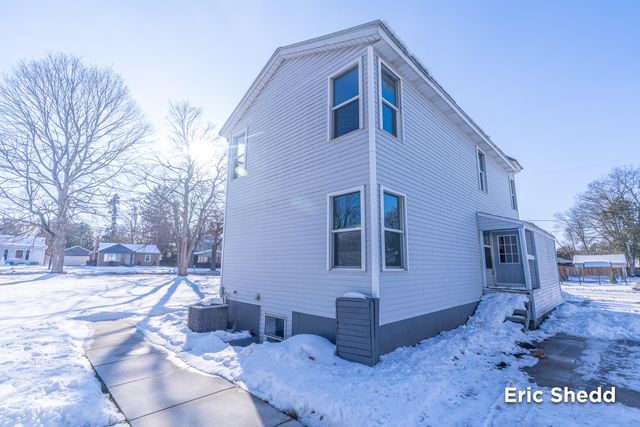 631 3 Mile Road NE, Grand Rapids, MI 49505