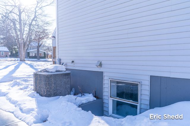 631 3 Mile Road NE, Grand Rapids, MI 49505