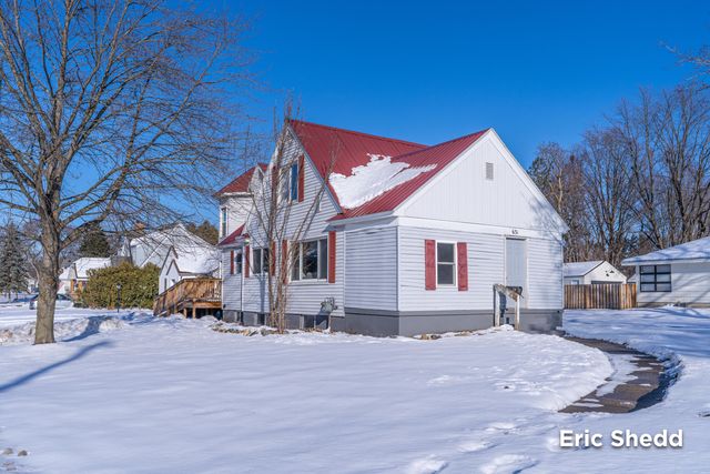 631 3 Mile Road NE, Grand Rapids, MI 49505