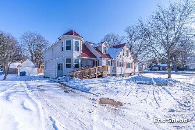 631 3 Mile Road NE, Grand Rapids, MI 49505