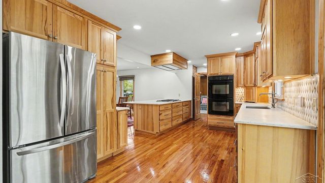 341 Foxboro Road, Saginaw Twp, MI 48638