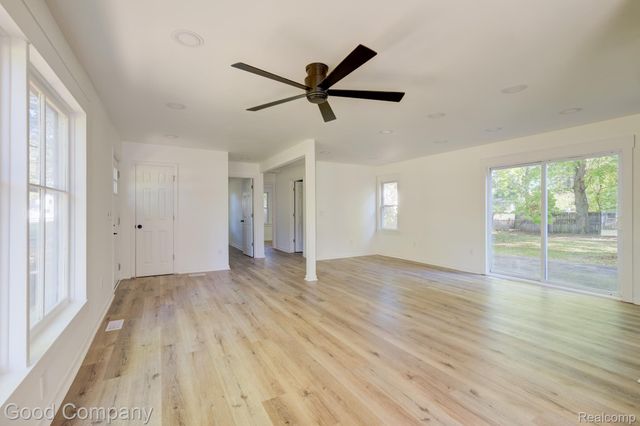 21174 Flanders Street, Farmington Hills, MI 48335