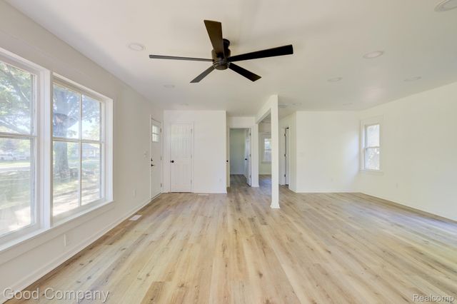 21174 Flanders Street, Farmington Hills, MI 48335