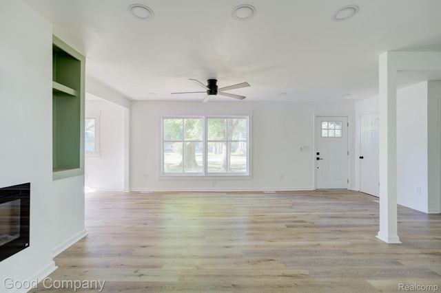 21174 Flanders Street, Farmington Hills, MI 48335