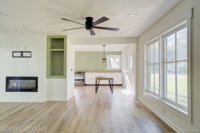 21174 Flanders Street, Farmington Hills, MI 48335