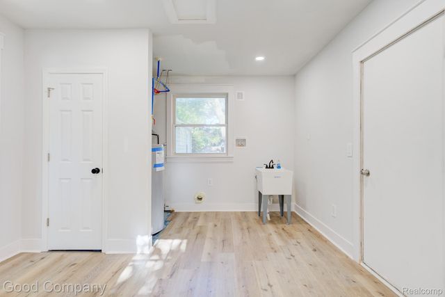 21174 Flanders Street, Farmington Hills, MI 48335