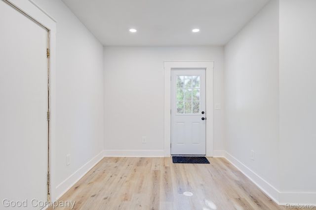21174 Flanders Street, Farmington Hills, MI 48335