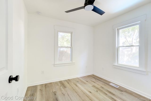 21174 Flanders Street, Farmington Hills, MI 48335