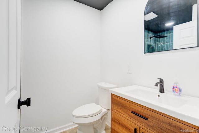21174 Flanders Street, Farmington Hills, MI 48335