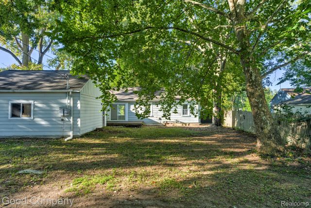 21174 Flanders Street, Farmington Hills, MI 48335