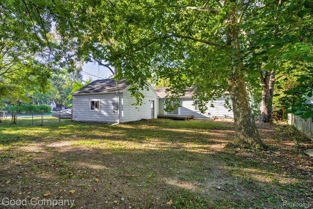 21174 Flanders Street, Farmington Hills, MI 48335