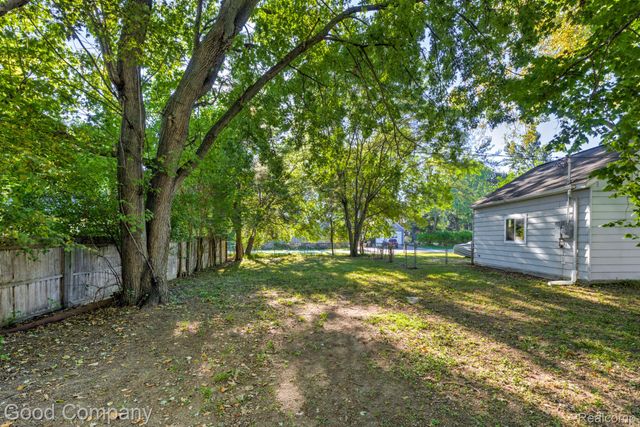 21174 Flanders Street, Farmington Hills, MI 48335