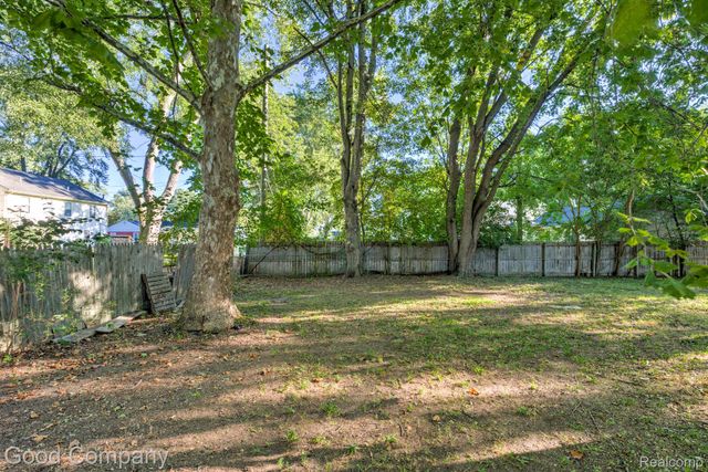 21174 Flanders Street, Farmington Hills, MI 48335