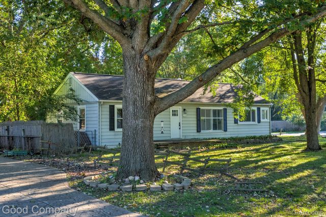 21174 Flanders Street, Farmington Hills, MI 48335