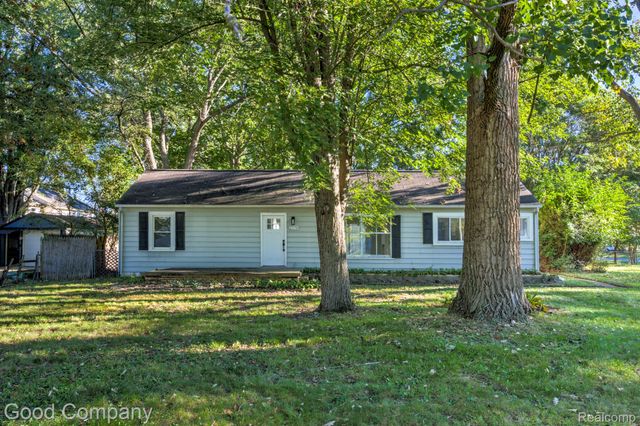 21174 Flanders Street, Farmington Hills, MI 48335