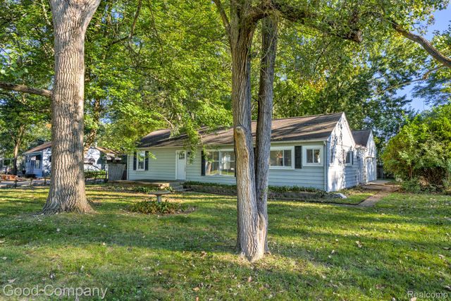 21174 Flanders Street, Farmington Hills, MI 48335