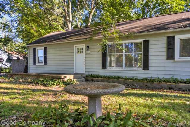 21174 Flanders Street, Farmington Hills, MI 48335