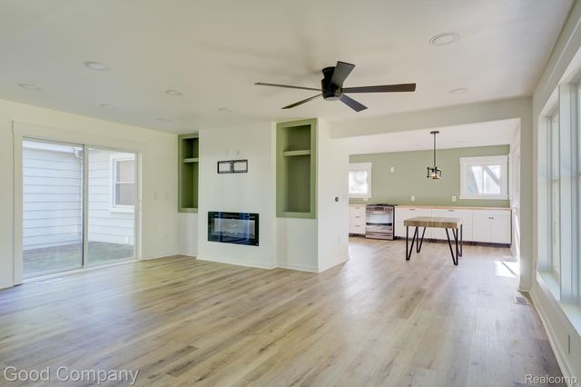 21174 Flanders Street, Farmington Hills, MI 48335