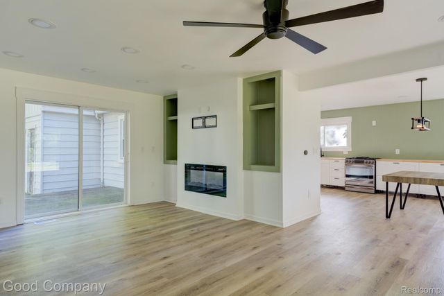 21174 Flanders Street, Farmington Hills, MI 48335