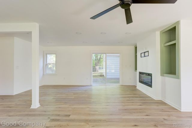 21174 Flanders Street, Farmington Hills, MI 48335