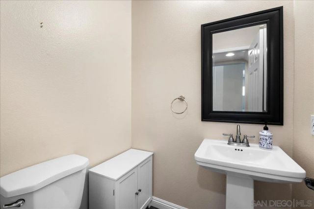 896 Piovana CT, Carlsbad, CA 92011