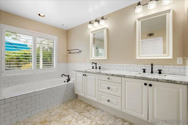 896 Piovana CT, Carlsbad, CA 92011
