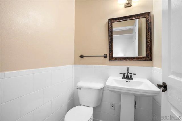 896 Piovana CT, Carlsbad, CA 92011