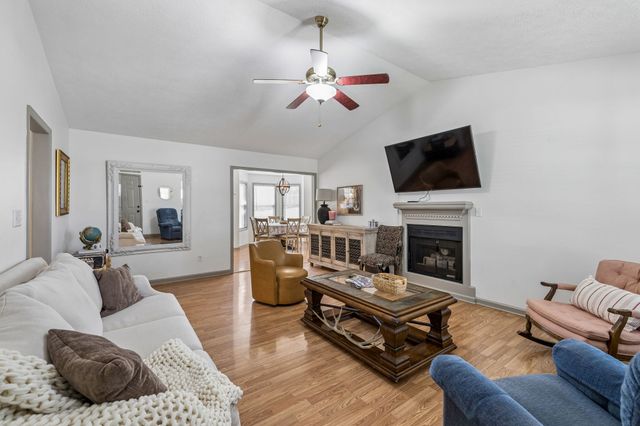 103 Edgewood Ave, Mount Pleasant, TN 38474