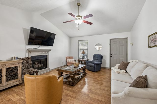 103 Edgewood Ave, Mount Pleasant, TN 38474