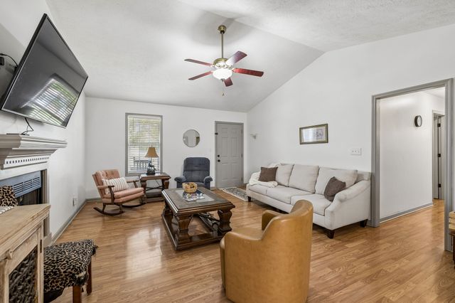 103 Edgewood Ave, Mount Pleasant, TN 38474