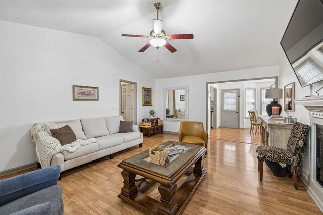 103 Edgewood Ave, Mount Pleasant, TN 38474