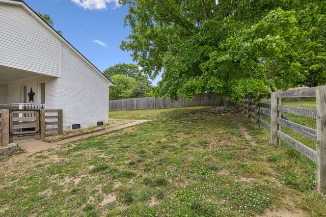 103 Edgewood Ave, Mount Pleasant, TN 38474
