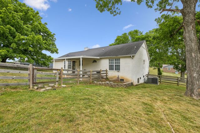 103 Edgewood Ave, Mount Pleasant, TN 38474