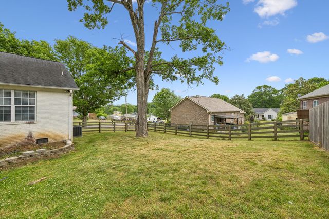 103 Edgewood Ave, Mount Pleasant, TN 38474