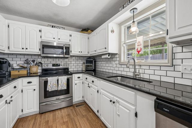 103 Edgewood Ave, Mount Pleasant, TN 38474