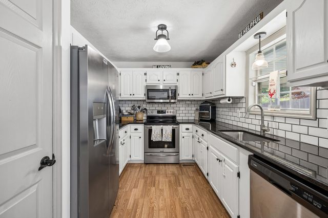 103 Edgewood Ave, Mount Pleasant, TN 38474