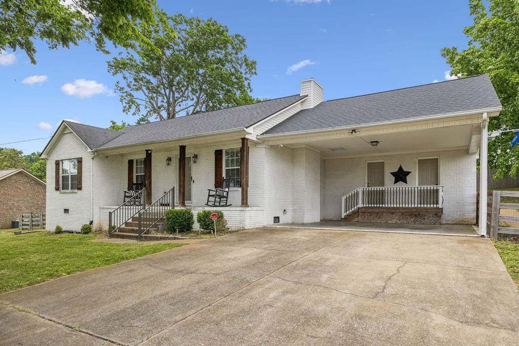 103 Edgewood Ave, Mount Pleasant, TN 38474