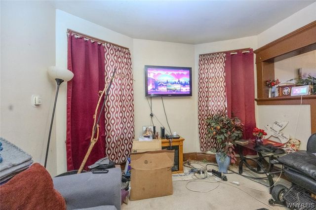 674 Humboldt Parkway, Buffalo, NY 14211