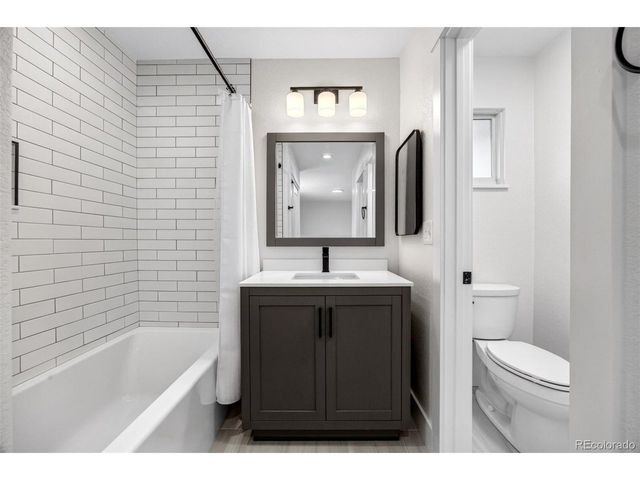 2707 E Jamison Ave, Centennial, CO 80122