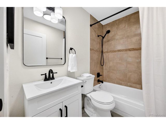 2707 E Jamison Ave, Centennial, CO 80122