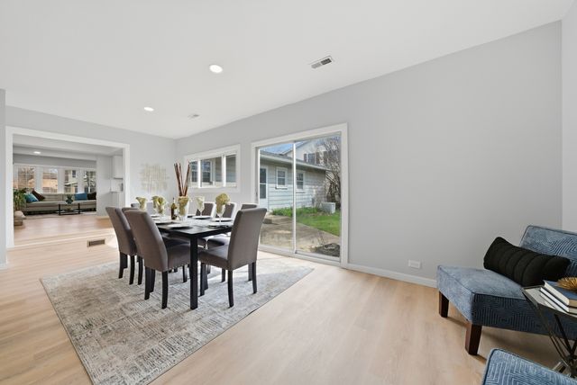 593 Bristol Lane, Elk Grove Village, IL 60007