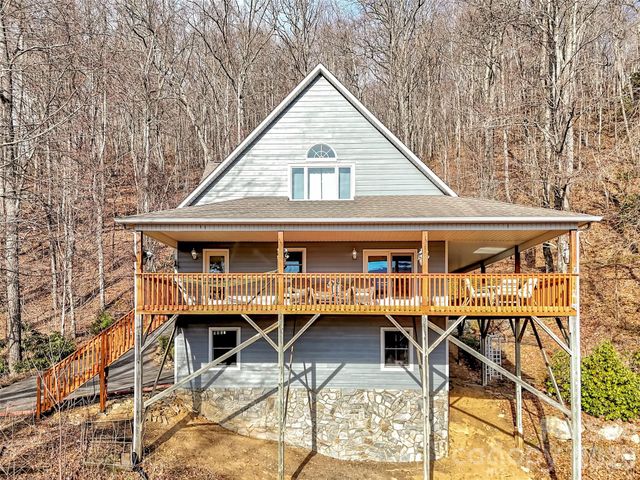 371 Falcon Ridge Drive, Waynesville, NC 28786