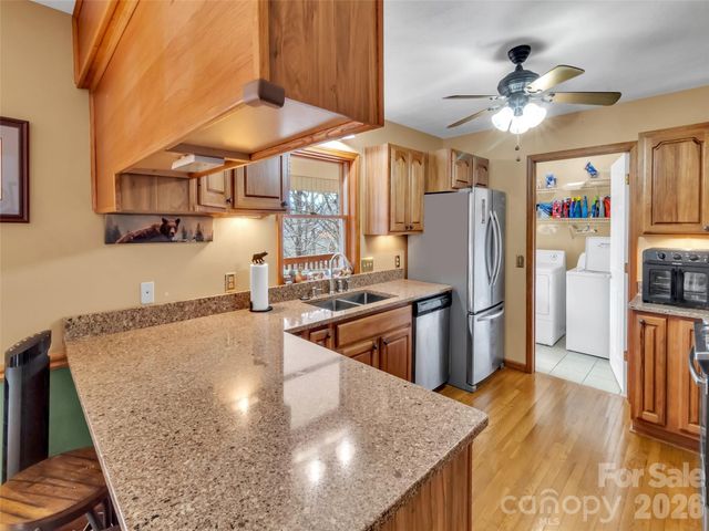 371 Falcon Ridge Drive, Waynesville, NC 28786